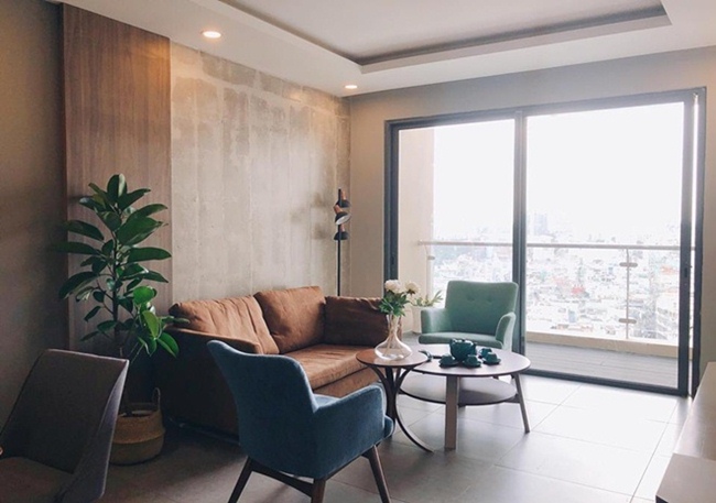 Tháng 7.2018, Midu chia sẻ loạt ảnh nội thất của một căn hộ mới toanh vừa hoàn thành với mục đích cho thuê. Bên dưới bài viết, nhiều người hâm mộ xuýt xoa trước không gian sống đầy đủ tiện nghi của nữ diễn viên "Mẹ chồng".