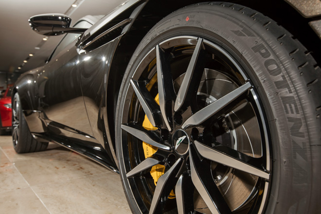 Tận mục sở thị siêu xe Aston Martin DB11 V8 màu độc tại TP.HCM - 6