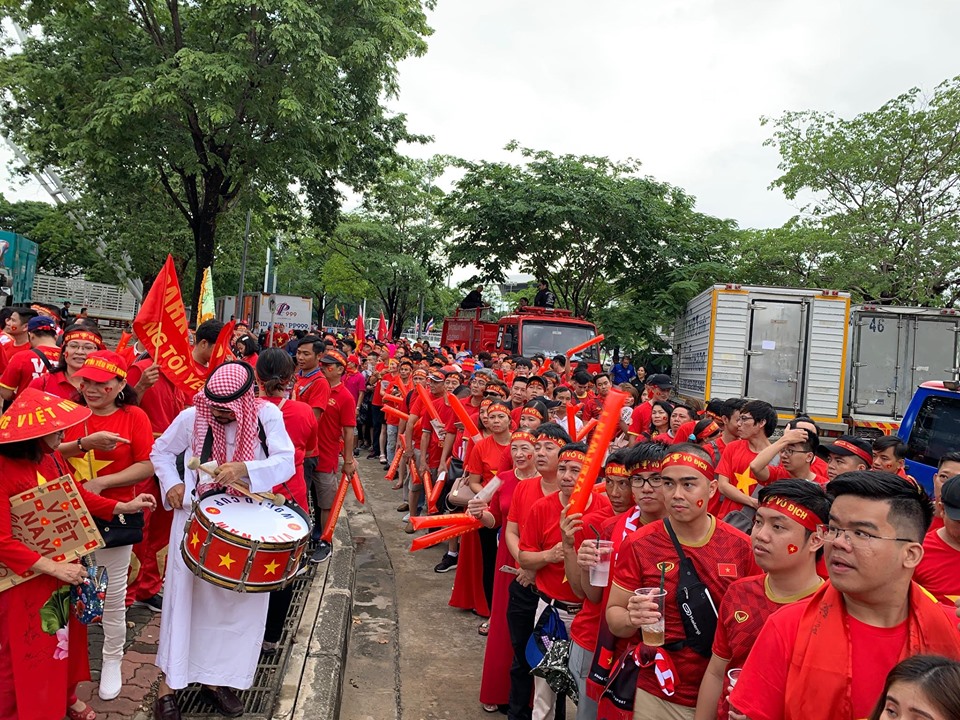 Có điểm trên sân Thái Lan, Fan Việt vỡ oà sau pha bóng thót tim phút bù giờ - 54