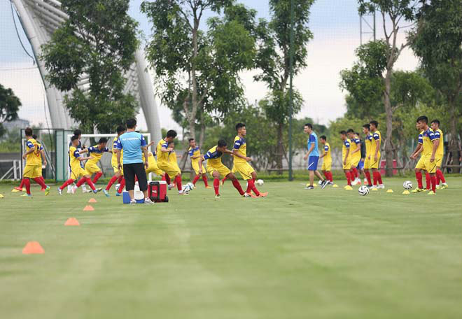 U23 Việt Nam tập đấu Trung Quốc