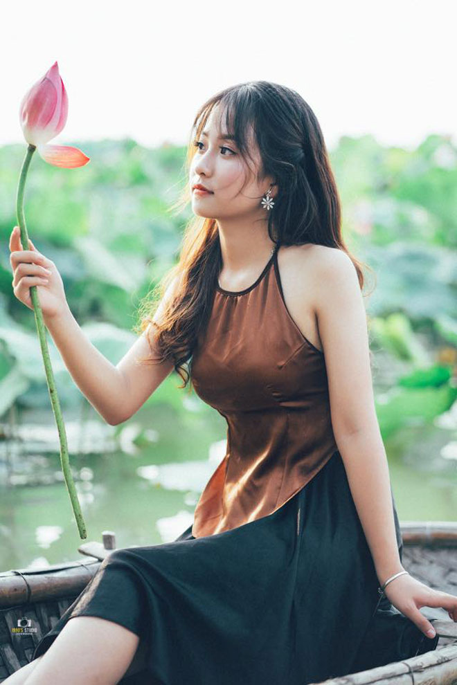 Bất ngờ với nhan sắc thực của cô gái hot nhất mùa khai giảng 2019 - 3