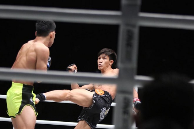 Trực tiếp võ đài MMA số 1 châu Á ở Việt Nam: Duy Nhất tiễn đối thủ vào cõi &#34;vô thức&#34; (Kết thúc) - 14