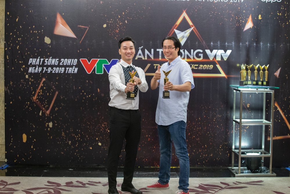 MC Thành Trung và nhà báo Trương Anh Ngọc trong buổi giao lưu báo chí của ban tổ chức VTV Awards 2019.
