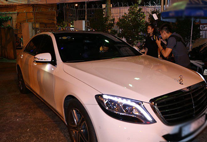 Chiếc xế sang Mercedes S400 L của Trấn Thành.