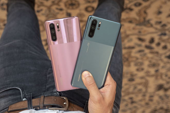 Cặp P30 Pro màu mới đã được cập nhật giao diện mới nhất.