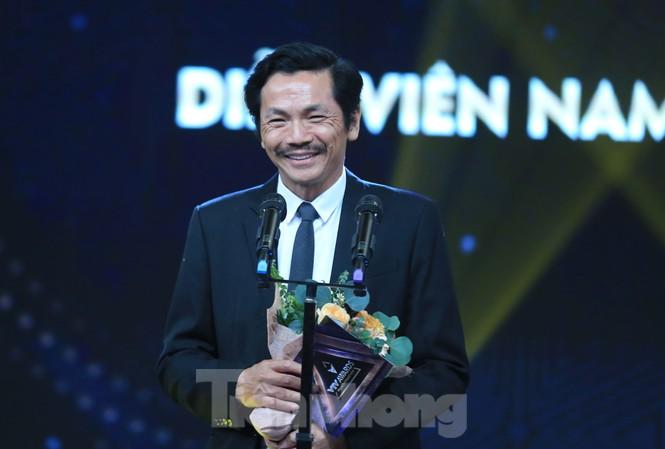 NSND Trung Anh tự thấy may mắn khi nhận giải Nam diễn viên ấn tượng VTV Awards - 1