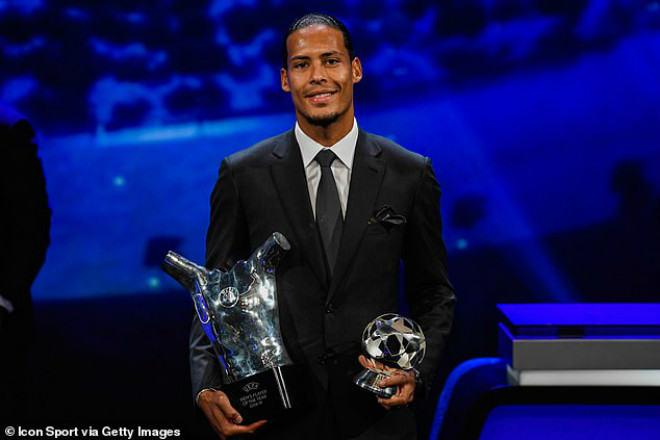 Van Dijk lập kỷ lục là hậu vệ đầu tiên trong lịch sử nhận giải "Cầu thủ xuất sắc nhất trong năm của UEFA"
