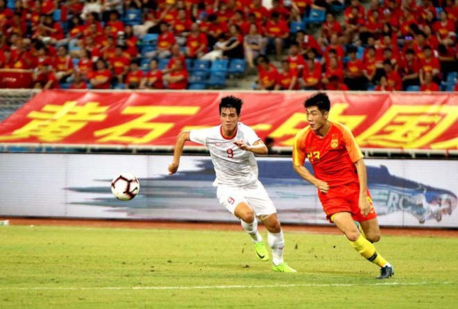 U22 Việt Nam đánh bại U22 Trung Quốc 2-0 bởi các bàn thắng của Tiến Linh