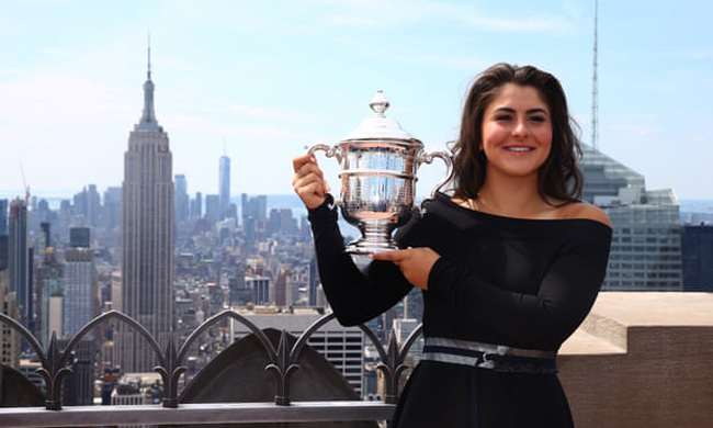 Bianca Andreescu, tay vợt 19 tuổi đã trở thành hiện tượng nổi bật khi hạ Serena trong trận chung kết US Open 2019 để mang về chức vô địch danh giá cho Canada.

