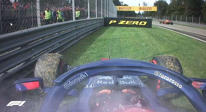 Kvyat nối tiếp Sainz kết thúc sớm chặng đua