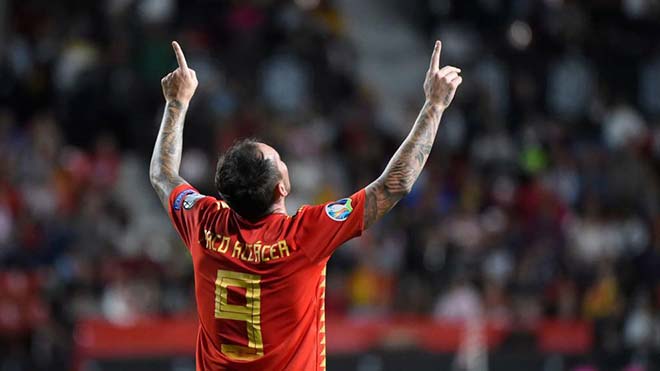 Paco Alcacer 2 trận ghi bàn liên tiếp cho ĐT Tây Ban Nha