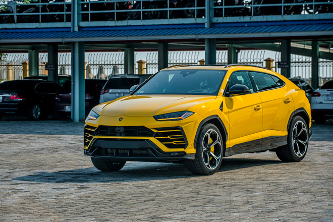 Siêu SUV Lamborghini Urus thứ 3 chính hãng có mặt Việt Nam - 2