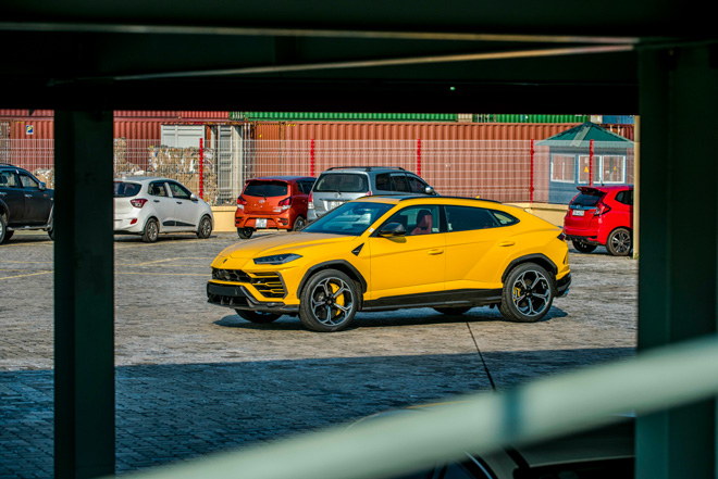 Siêu SUV Lamborghini Urus thứ 3 chính hãng có mặt Việt Nam - 5
