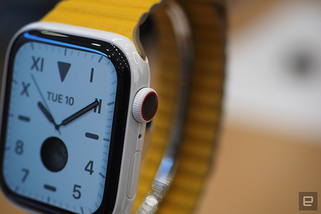 Apple Watch có tính năng gọi khẩn cấp SOS quốc tế mà không cần kết nối với iPhone.