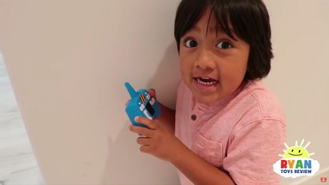 Ryan ToysReview là kênh của Ryan Kaji  kiếm được 5,204,92 USD/phút (~121 triệu đồng/phút). Trong năm 2018, cậu bé này kiếm được 22 triệu USD.