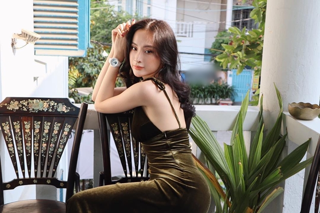 Hiện tại, Phương Trinh đang là đại sứ một thương hiệu đồng hồ nổi tiếng ở Việt Nam. Cô giữ hình ảnh sạch, nói không với scandal.