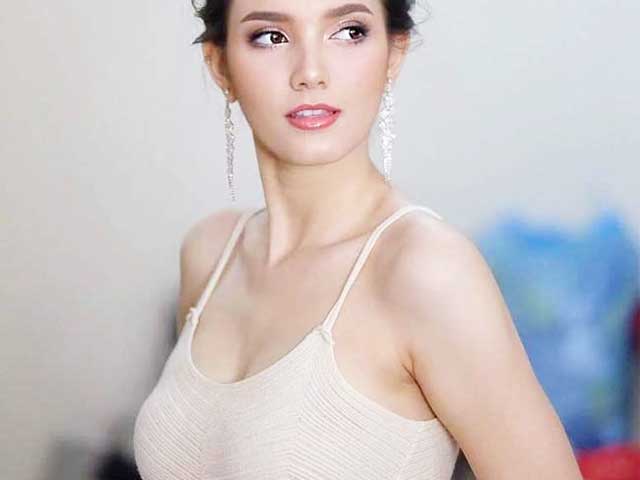 Gu thời trang gợi cảm của Hoa hậu đẹp nhất lịch sử Lào