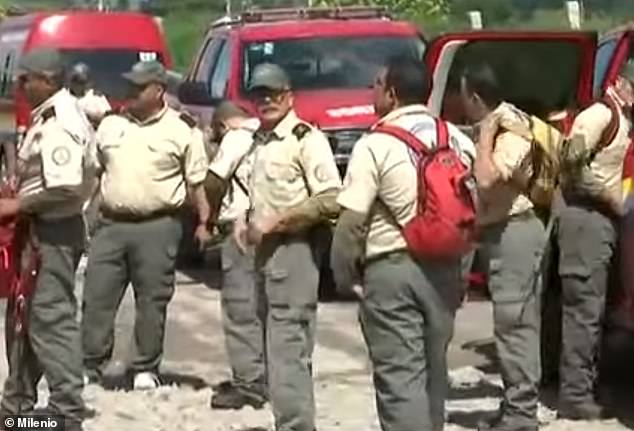 Lực lượng chức năng bang Jalisco, Mexico tới nơi người dân thông báo có mùi hôi thối