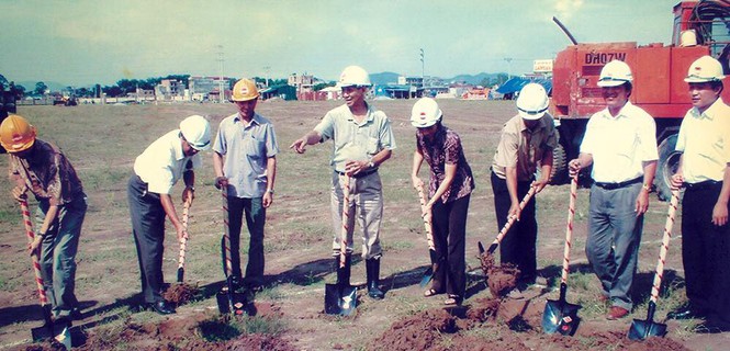 Năm 2006, khởi công xây dựng nhà máy Rạng Đông cơ sở 2 tại Bắc Ninh