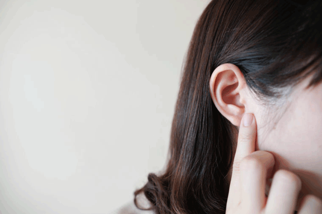 5. Đau tai dai dẳng có thể là triệu chứng của ung thư vòm họng.
