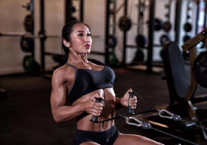 Nữ VĐV thể hình từng giành chức vô địch ở giải Arnold (Mỹ)