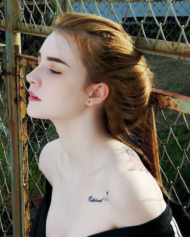 Một số tấm hình Jessie Vard băng bó vết thương ở mũi và so sánh ảnh qúa khứ - hiện tại, khiến nhiều người các chắc chắn cô đã can thiệp &#34;dao kéo&#34;.&nbsp;