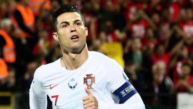 
Ronaldo vừa&nbsp; tỏa sáng rực rỡ ở ĐT Bồ Đào Nha