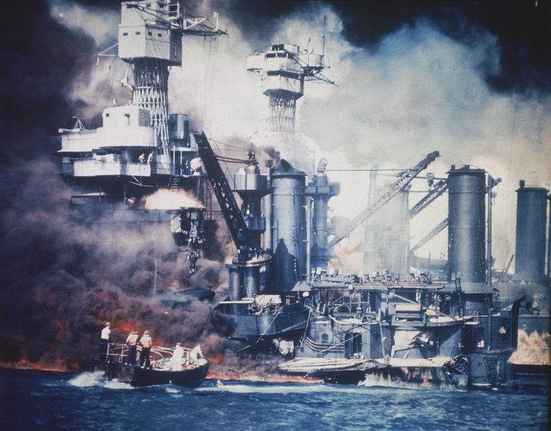 Thành viên thủy thủ đoàn tàu chiến USS West Virginia được giải cứu trong vụ tấn công Trân Châu Cảng