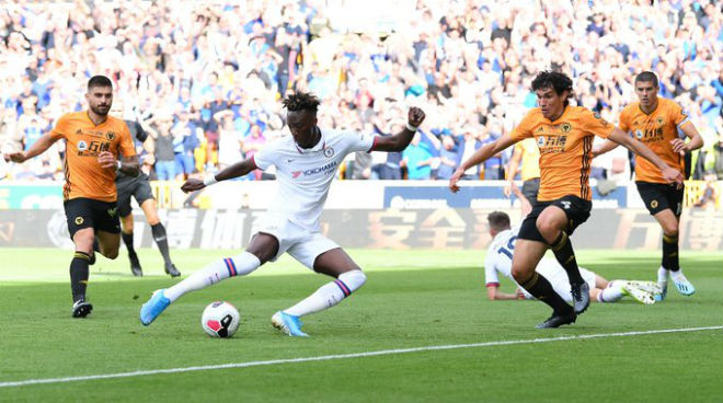 Tammy Abraham lập hat-trick, Chelsea đè bẹp Wolves ngay trên sân khách