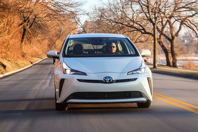 Toyota Prius 2020 sẽ dùng cấu trúc mới, hệ thống thông tin giải trí hỗ trợ Apple CarPlay và Amazon Alexa, thêm gói an toàn Toyota Safety Connect, nhưng không có Android Auto.