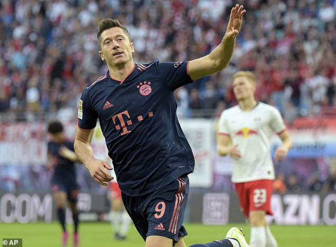 Lewandowski mở tỷ số sớm nhưng Bayern Munich vẫn nếm trái đắng trên sân của RB Leipzig