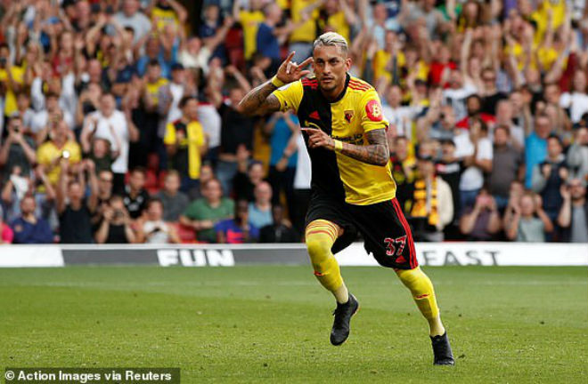 Pereyra gỡ hòa 2-2 cho Watford khi sút phạt đền tung lưới Arsenal