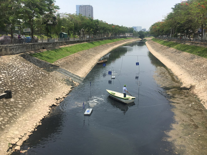 Hết hạn 4 tháng thử nghiệm “bảo bối” của Nhật, sông Tô Lịch thay đổi như thế nào? - 1