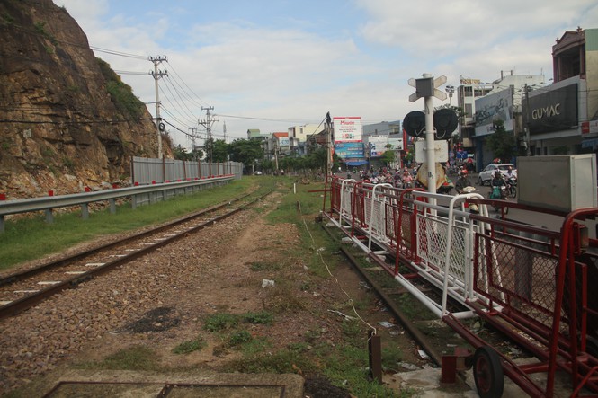 Về nội dung phác thảo bức phù điêu, đơn vị tư vấn đã tiếp thu, hoàn chỉnh theo ý kiến góp ý của Ban Thường vụ Tỉnh ủy. Ảnh: Trương Định