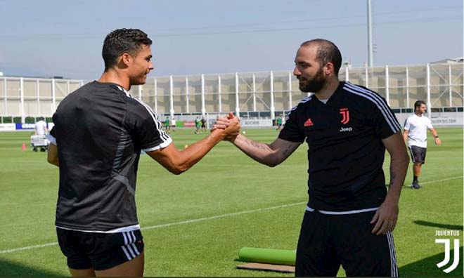 Ronaldo và Higuain đang mâu thuẫn?