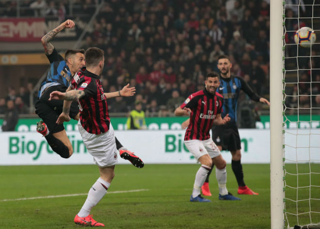 Inter Milan sẽ phải đại chiến "đối thủ hàng xóm" AC Milan trong nỗ lực bảo vệ ngôi đầu bảng ở vòng 4 Serie A