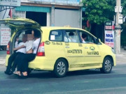 Tin tức trong ngày - Taxi &quot;làm xiếc&quot; nhồi nhét 11 người lưu thông trên Quốc lộ 1