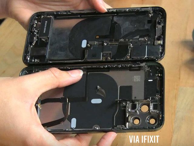 iFixit mổ bụng iPhone 11 Pro Max phát hiện khả năng sạc không dây ngược bị ẩn?