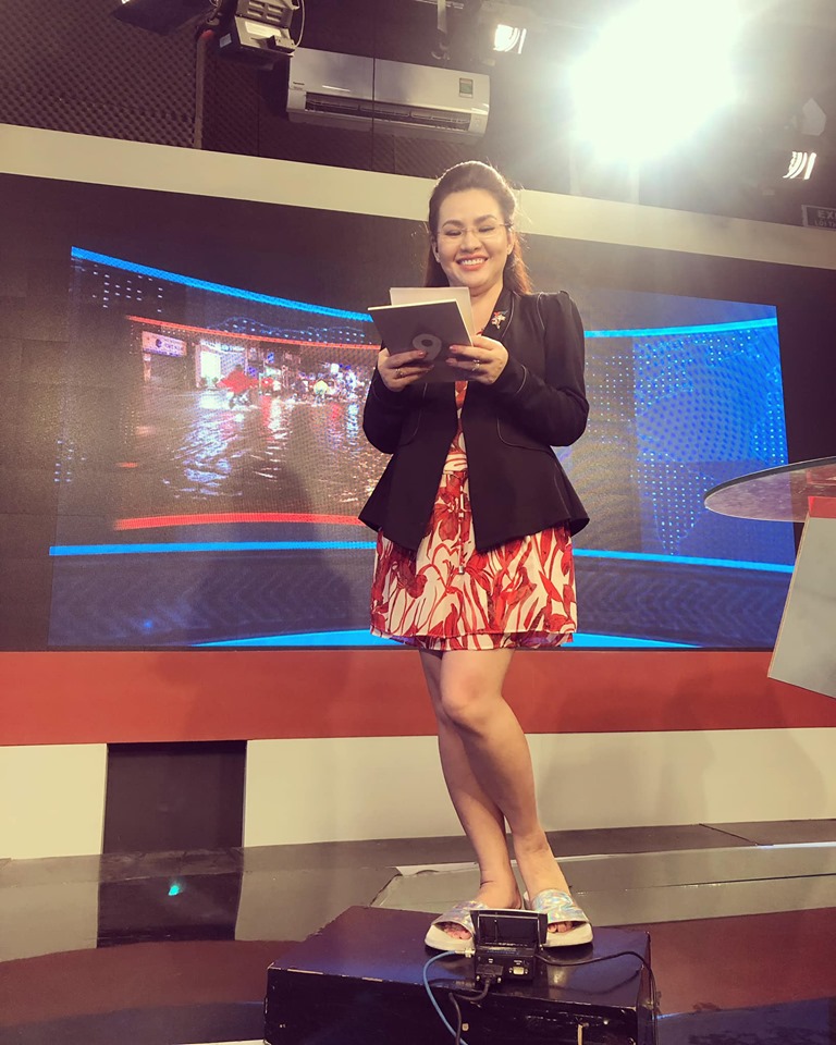 Hình ảnh thú vị của BTV sau cánh gà.
