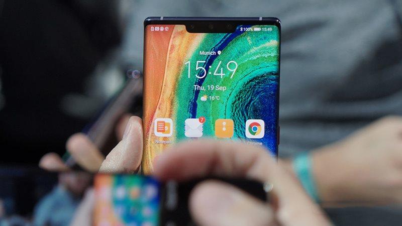 Samsung "cà khịa" Huawei Mate 30 không có Google