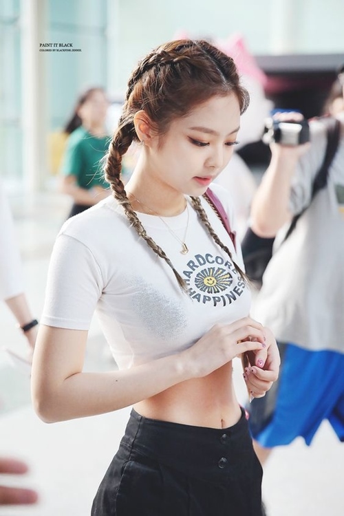 1001 cách mix croptop của Jennie Black Pink - 2