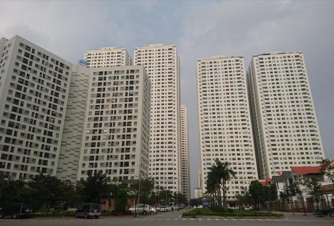 Hàng loạt chung cư cao tầng ở Linh Đàm (Hoàng Mai, Hà Nội) cao trên 100m nhưng không hề có không gian lánh nạn theo Tiêu chuẩn Quốc gia về nhà ở Ảnh: Như Ý&nbsp;