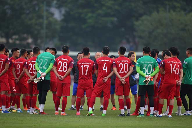 Đội tuyển Việt Nam luyện tập đấu vòng loại World Cup: Hoàng Thịnh bất ngờ rút lui - 5