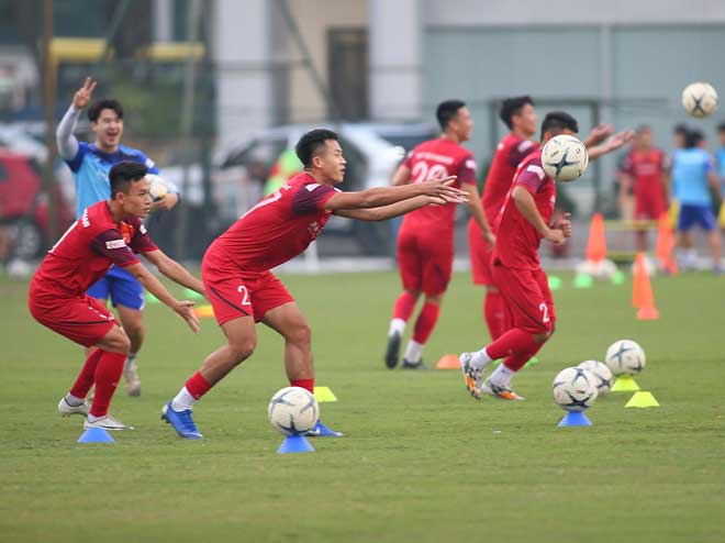 Đội tuyển Việt Nam luyện tập đấu vòng loại World Cup: Hoàng Thịnh bất ngờ rút lui - 6