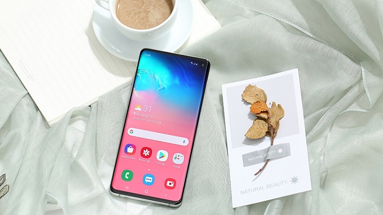 iPhone 11 &#34;đối đầu&#34; Galaxy S10: Ai mới là &#34;con quái vật&#34; thực sự? - 2