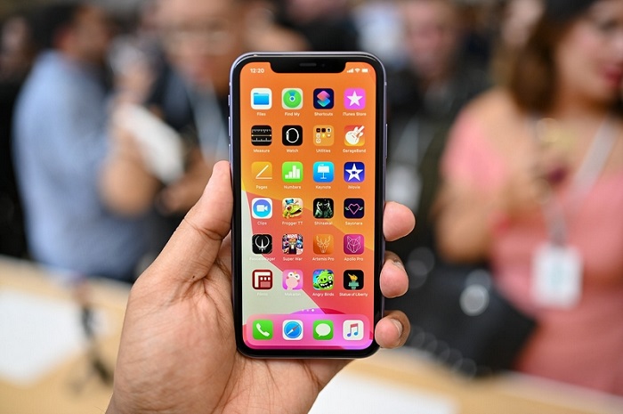 iPhone 11 &#34;đối đầu&#34; Galaxy S10: Ai mới là &#34;con quái vật&#34; thực sự? - 5