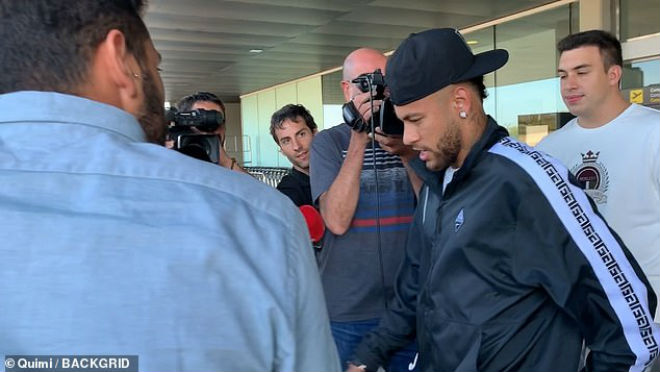 Neymar bất ngờ về Barcelona: Lôi nhau ra tòa, khó lường chuyện tái hợp Messi - 1