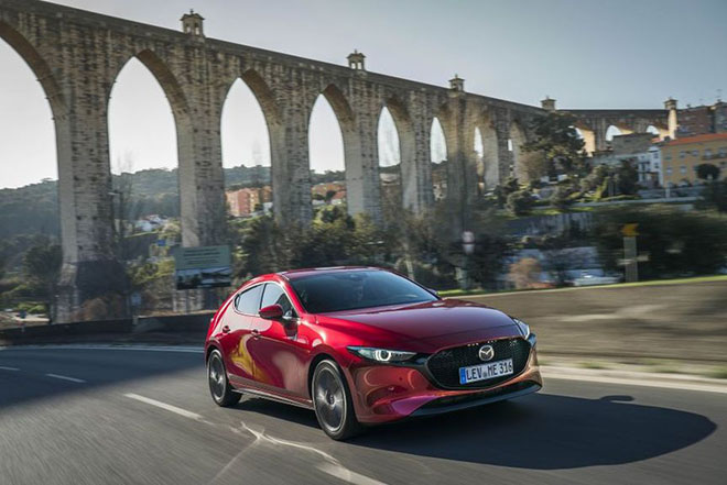 Xem qua những điểm sáng trong thiết kế và động cơ của Mazda3 2019 sắp ra mắt - 1