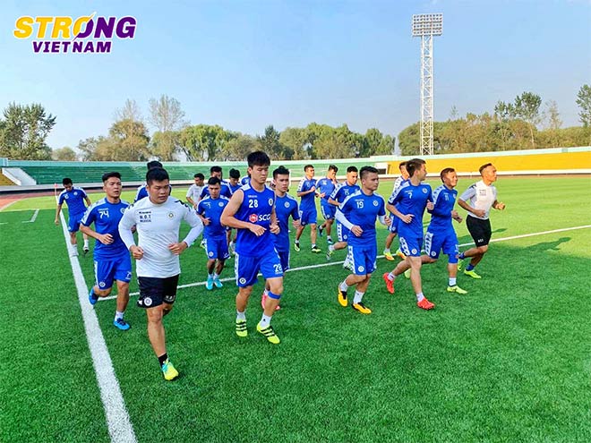 Quang Hải và đồng đội có buổi tập đầu tiên tại Bình Nhưỡng