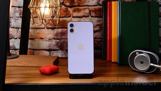 iPhone 11 có giá hấp dẫn là lý do chính để Apple "hút khách".